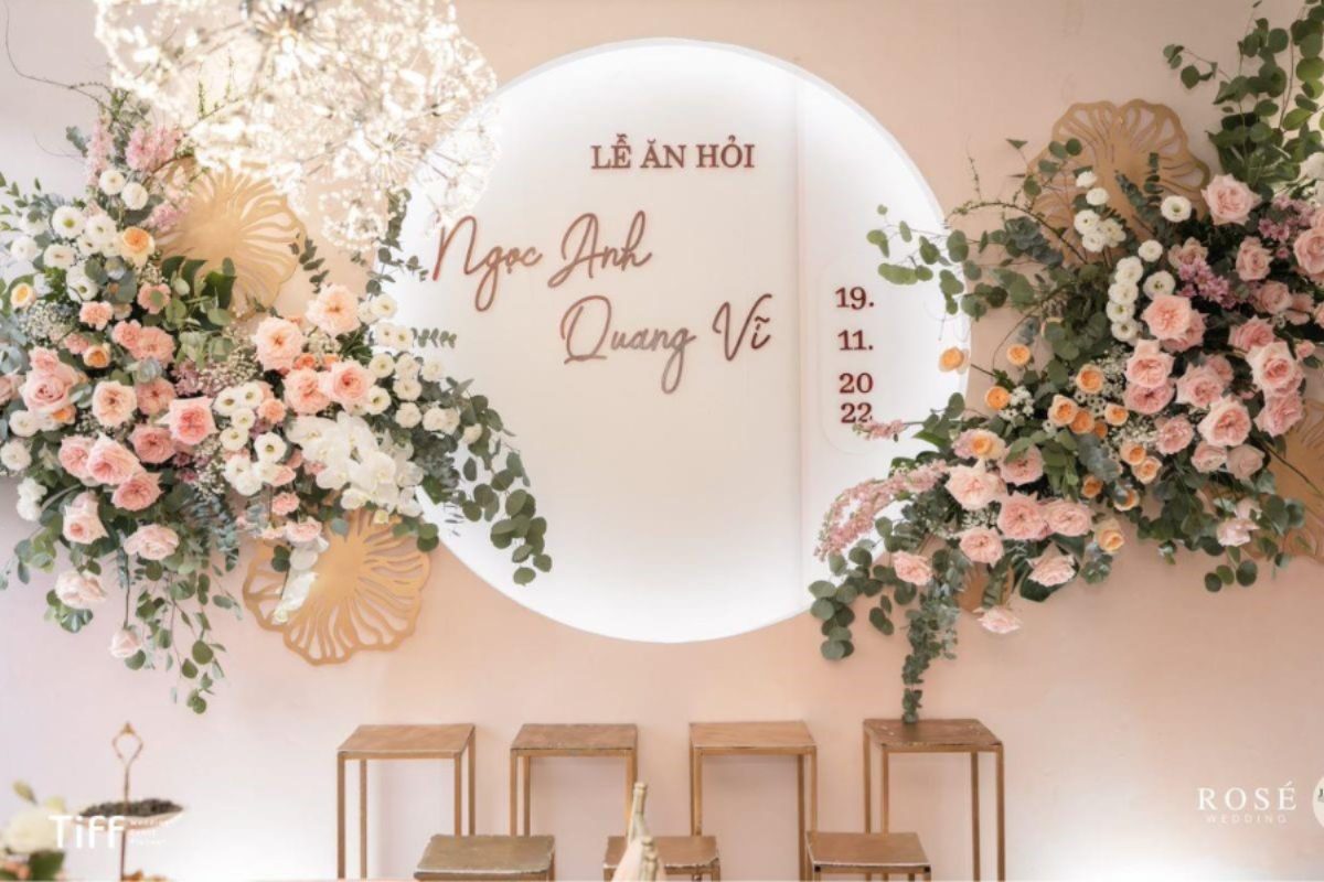 Mẫu lễ gia tiên tone hồng pastel nhẹ nhàng, thanh thoát cho cặp đôi. (Ảnh: TIFF.vn)