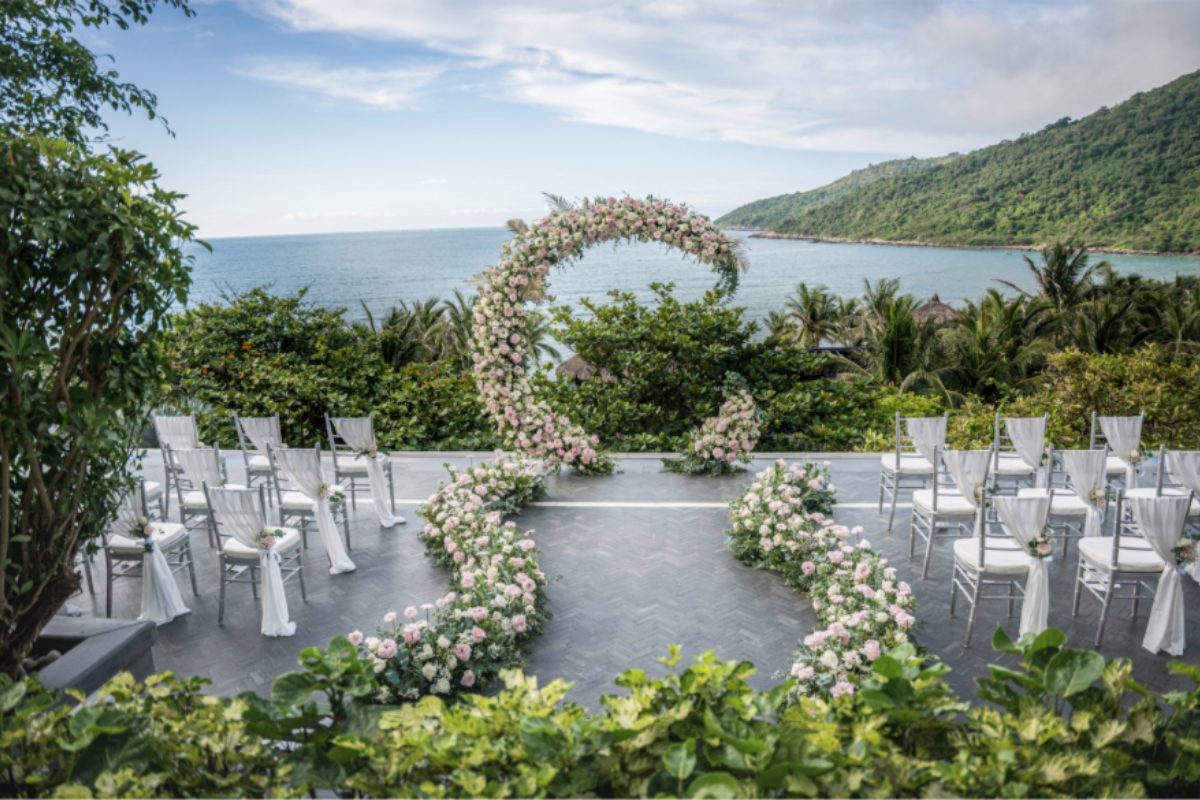 Đám cưới tại InterContinental Danang Sun Peninsula Resort với view biển tuyệt đẹp (Ảnh: Sưu tầm)