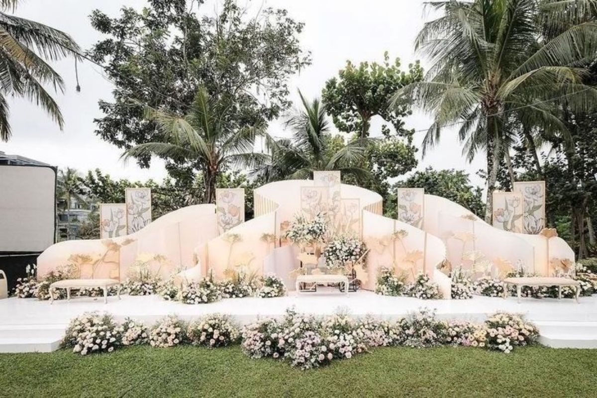 Backdrop trang trí Destination Wedding (Ảnh: sưu tầm)