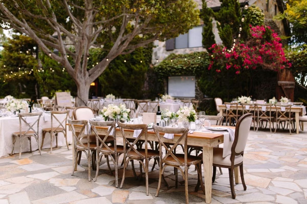 Ý tưởng trang trí tiệc cưới phong cách Rustic Romance (Ảnh: Sưu tầm)