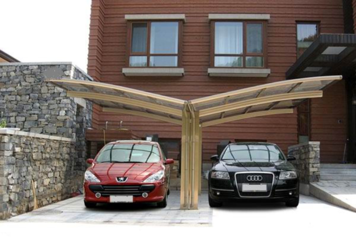 Bãi đậu xe rộng rãi và lối đi được bố trí hợp lý trong một buổi tiệc cưới ngoài trời, đảm bảo sự thuận tiện và an toàn cho khách mời (Ảnh: Sưu tầm) 
