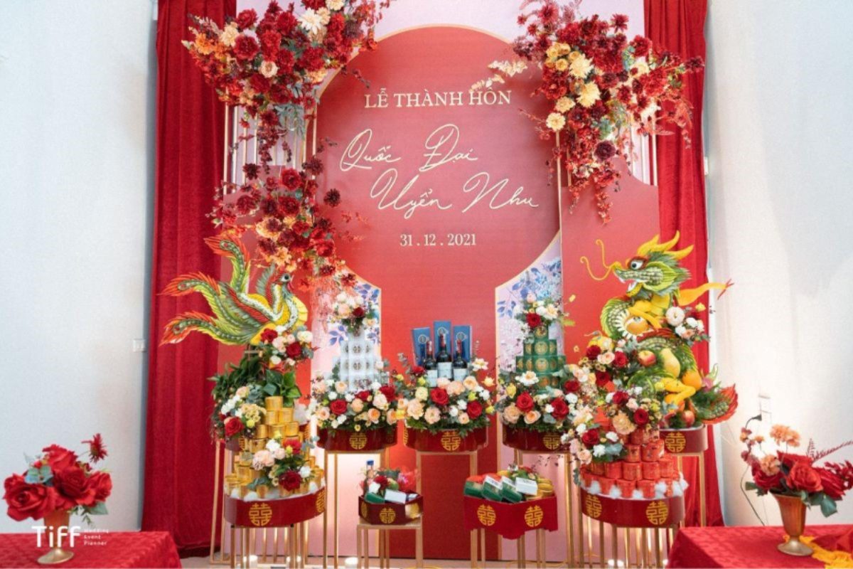 Bộ tráp ăn hỏi 9 tráp truyền thống, mang ý nghĩa viên mãn và trường tồn (Ảnh: TIFF.vn) 