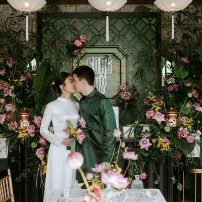 Mẫu Trang Trí Gia Tiên Hoa Sen Thanh Tao, Sang Trọng và Đậm Dấu Ấn Việt