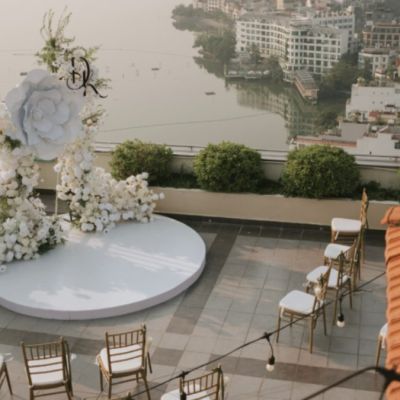 mẫu trang trí tiệc cưới ngoài trời tại khách sạn Pan Pacific Hanoi
