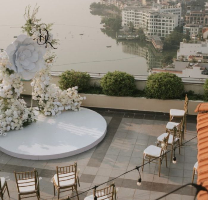 mẫu trang trí tiệc cưới ngoài trời tại khách sạn Pan Pacific Hanoi