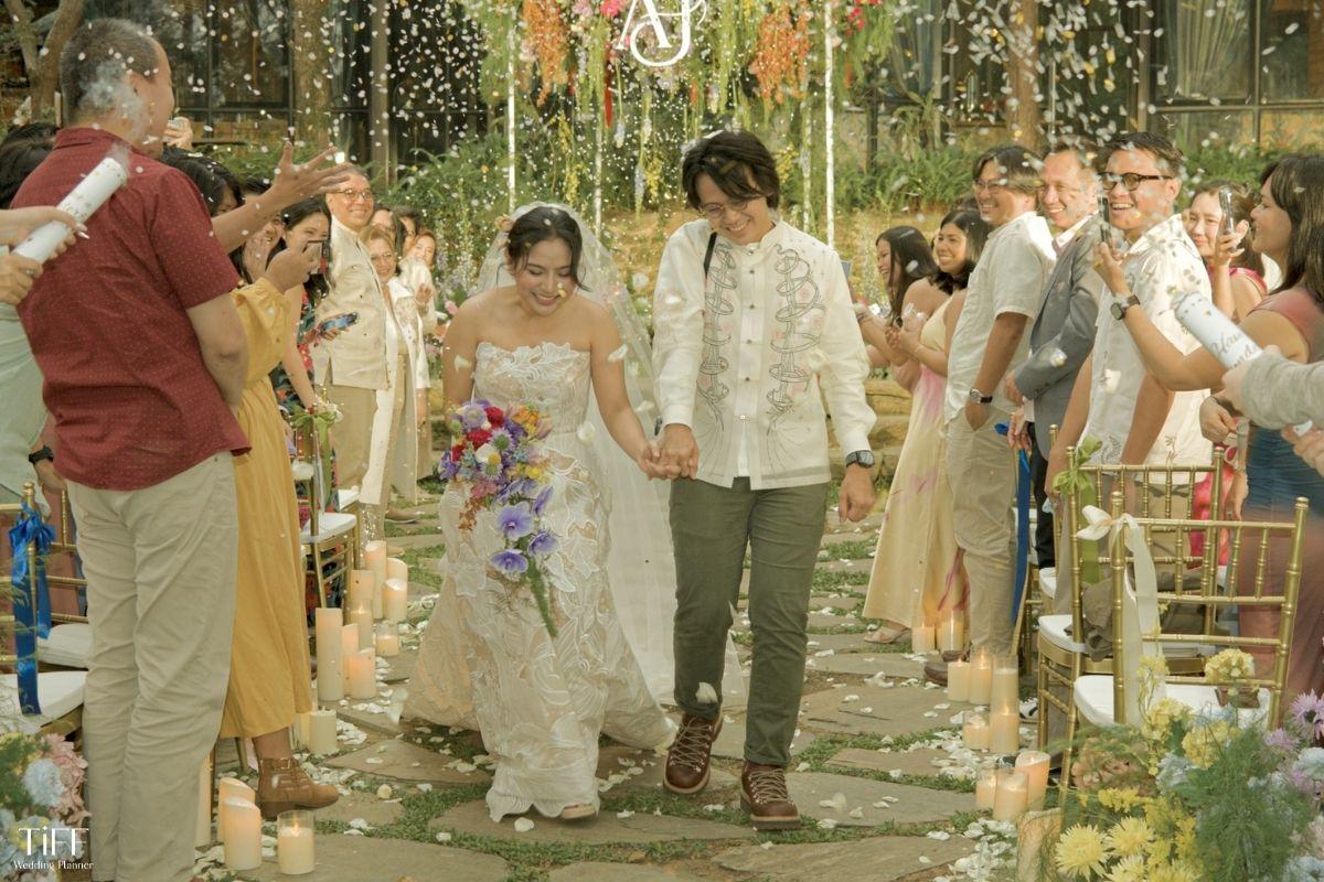 Mọi yếu tố được thống nhất theo một câu chuyện tình yêu riêng, giúp lễ cưới không chỉ đẹp mà còn mang đậm dấu ấn cá nhân. (ẢNH: TIFF)