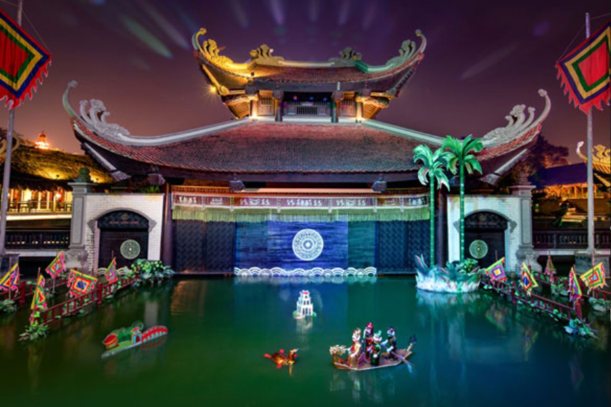 Thủy đình rối nước mang đậm văn hóa Bắc Bộ – điểm nhấn đặc biệt của Nắng Sông Hồng. (Ảnh: Sưu tầm) 