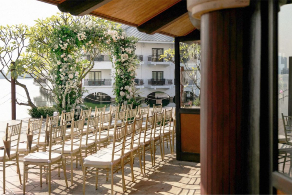 Tiệc cưới Gói Pearl với không gian trang trí lãng mạn, cổng hoa và tiệc trà đón khách. (Ảnh: Sưu tầm)