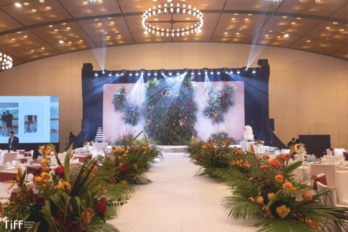 Hệ thống âm thanh ánh sáng tiêu chuẩn tại NCC giúp buổi lễ cưới diễn ra chuyên nghiệp và ấn tượng. (Ảnh: TIFF.vn) 
