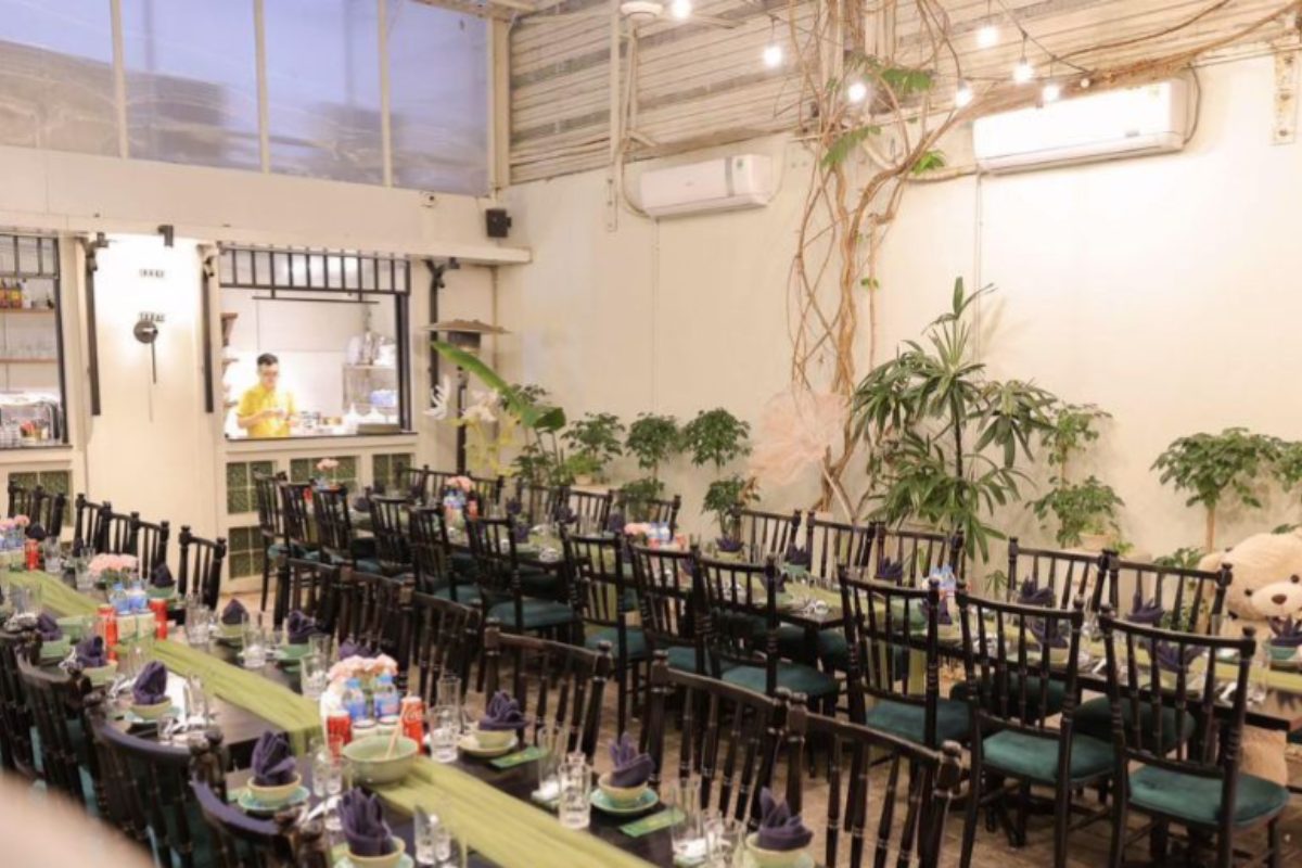 Không gian bên trong Dinh Restaurant với kiến trúc Pháp cổ sang trọng, thích hợp cho tiệc cưới. (Ảnh: Sưu tầm) 