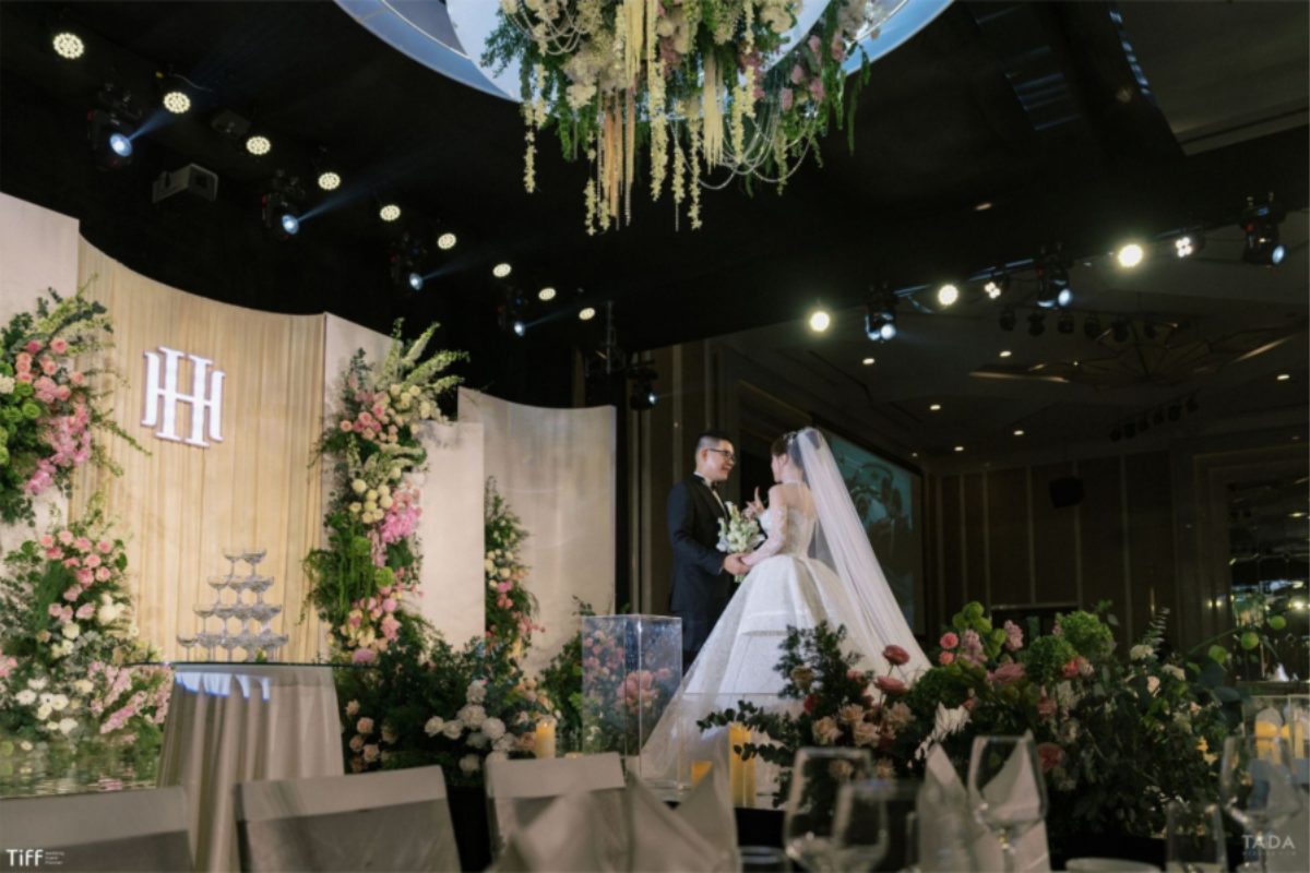 Không gian ballroom trong nhà tại Sheraton Hanoi West dành cho tiệc cưới quy mô 300 khách. (Ảnh: TIFF.vn) 