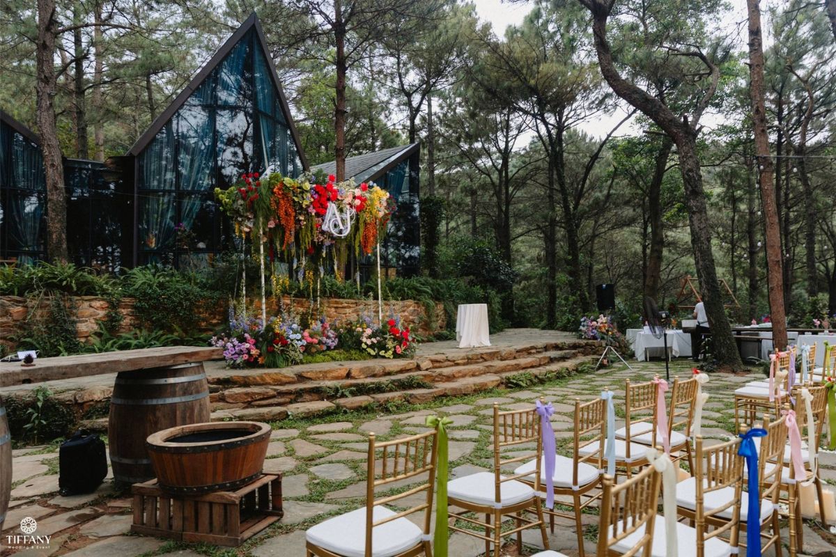 Chi tiết trang trí tạo điểm nhấn lãng mạn giữa không gian xanh (Ảnh: TIFF)