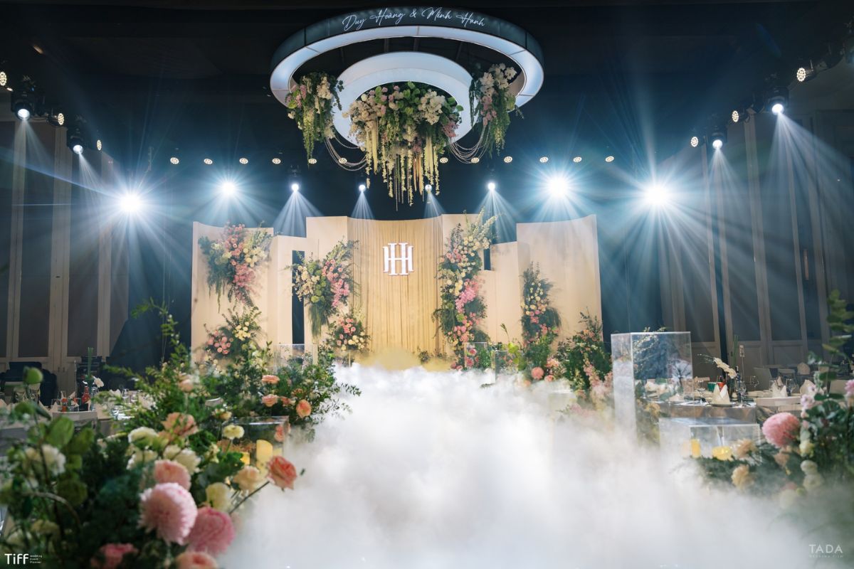 Không gian cưới Melia được trang trí theo phong cách hiện đại tinh tế (Ảnh: TIFF)