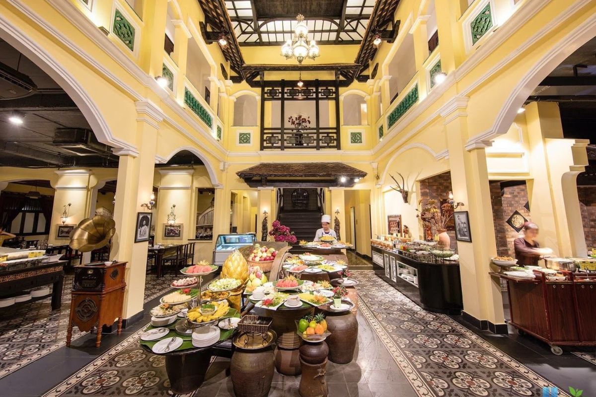 Không gian ven hồ nên thơ cho lễ cưới tràn đầy cảm xúc (Ảnh: Sưu tầm)