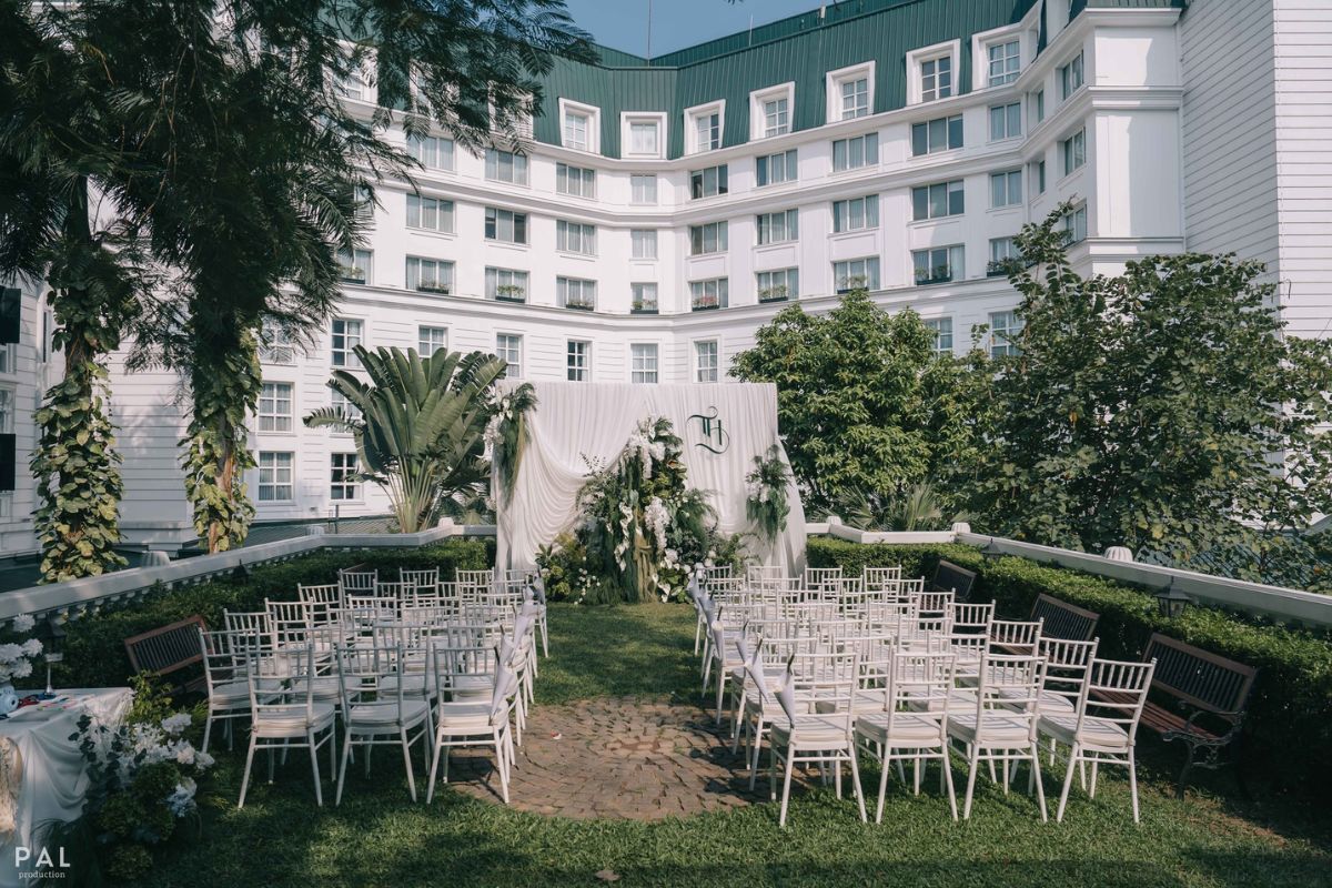 Mẫu trang trí cưới Metropole Hanoi tôn vinh nét cổ điển tinh tế (Ảnh: Sưu tầm)