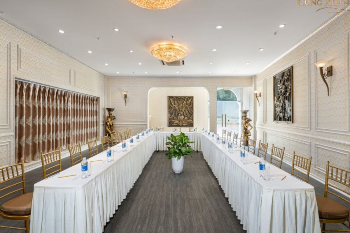 Sảnh Thăng Long tân cổ điển ấm cúng cho ngày cưới (Ảnh: Sưu tầm)