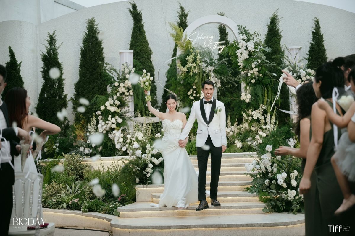 Trang trí tiệc cưới sang trọng tạo nên khoảnh khắc đáng nhớ tại Sen Tây Hồ (Ảnh: TIFF)