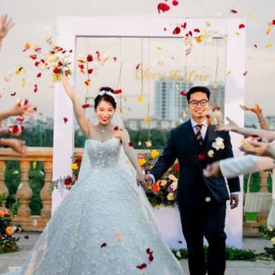 long-bien-palace-trung-tam-tiec-cuoi-sang-trong-voi-khong-gian-dang-cap-view-san-golf (1)