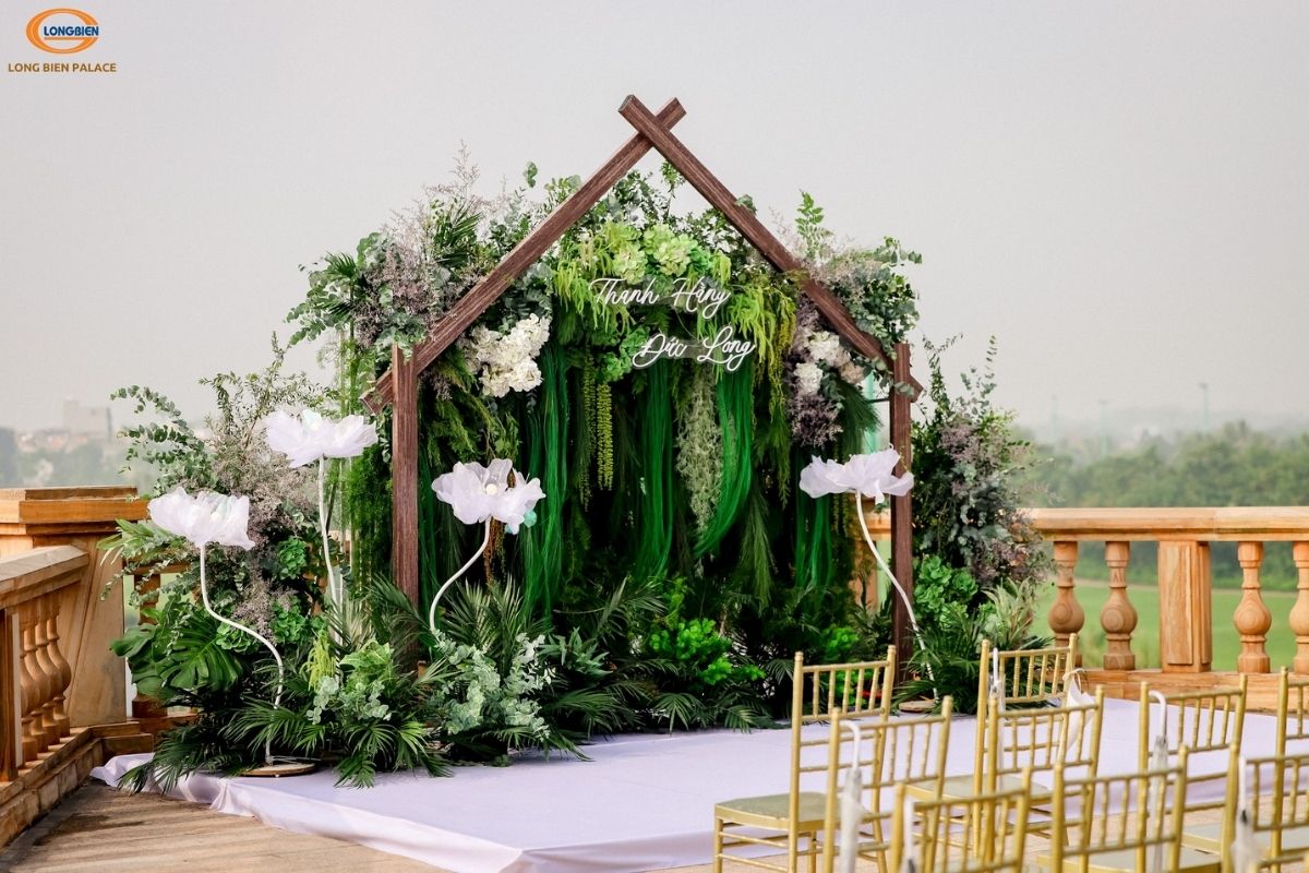 Sân khấu ngoài trời tại Long Biên Palace (Ảnh: Long Biên Palace)