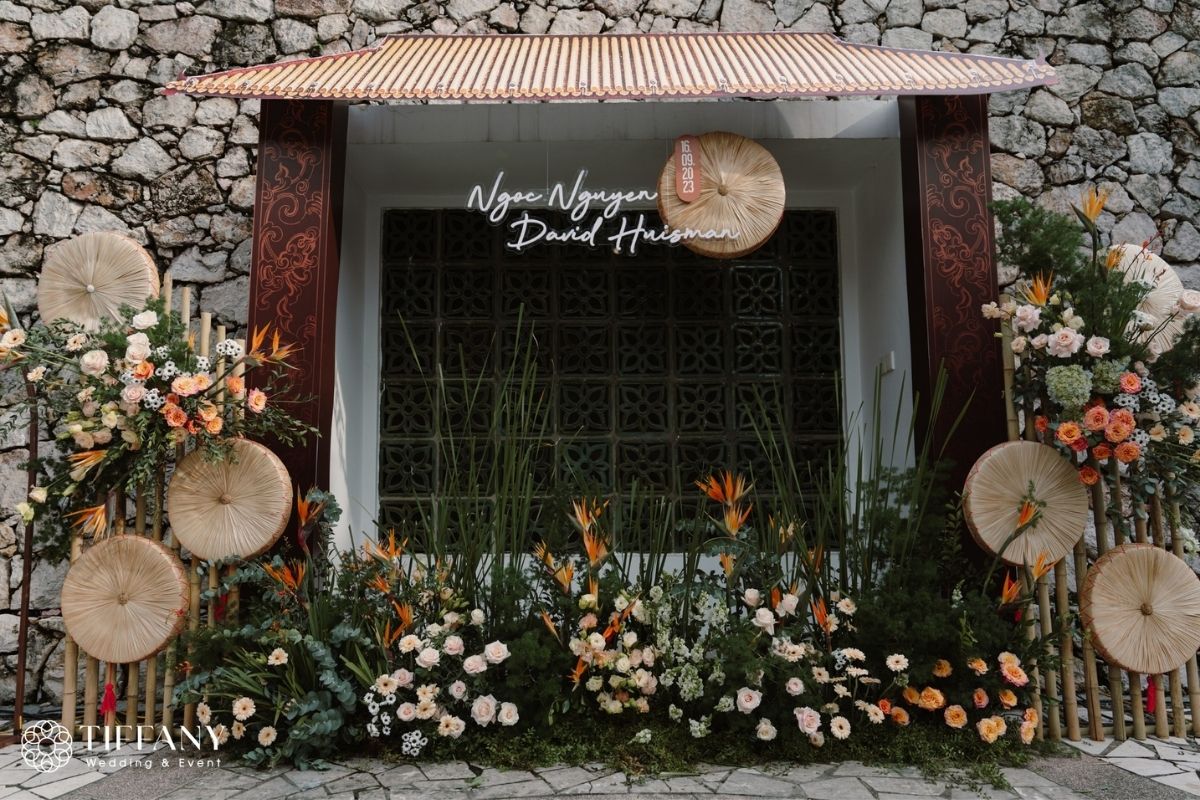 Sân khấu ngoài trời của cặp đôi Ngọc Nguyễn & David Huisman