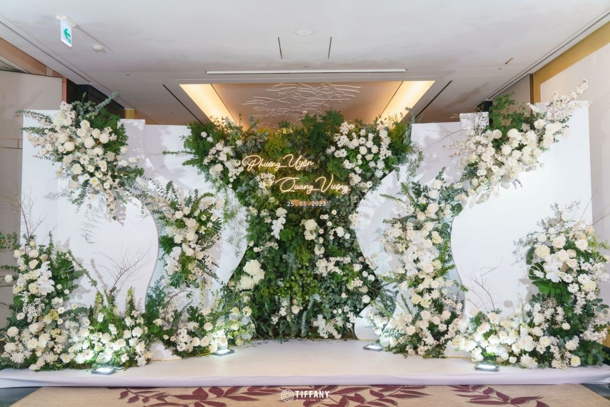 Trang trí Photobooth tiệc cưới Phương Uyên & Quang Vượng tại Lotte Hanoi Hotel (Ảnh : TIFF)