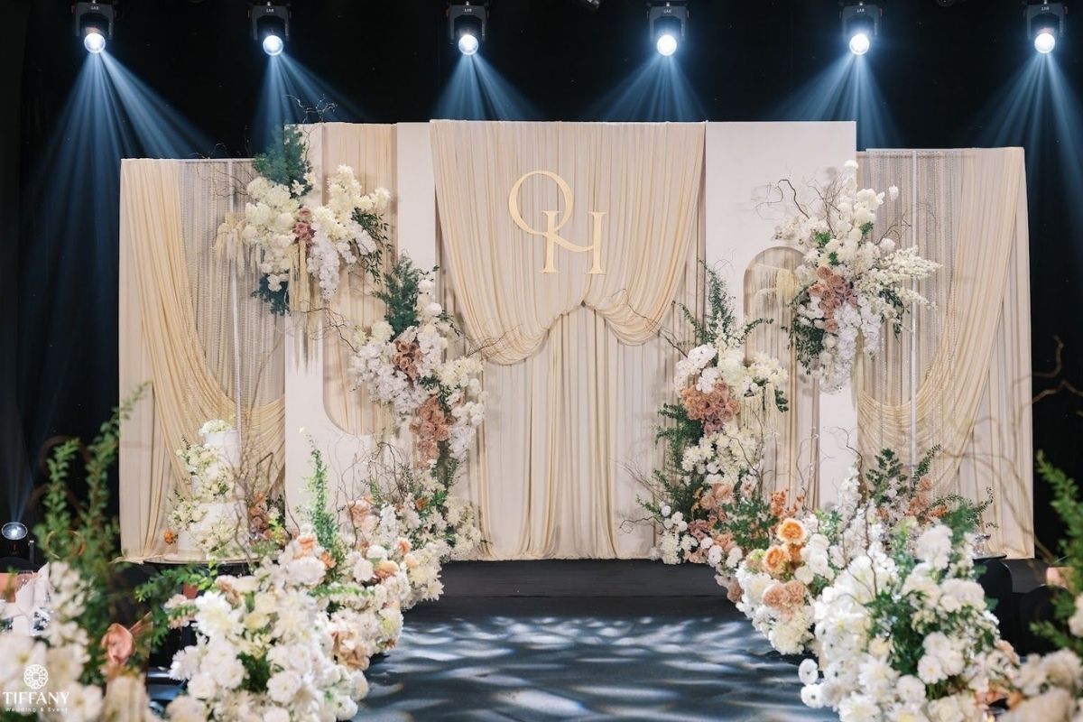 Sân khấu do TIFF thi công trong tiệc cưới Hân & Quang tại Sheraton Hanoi Hotel (Ảnh: TIFF)