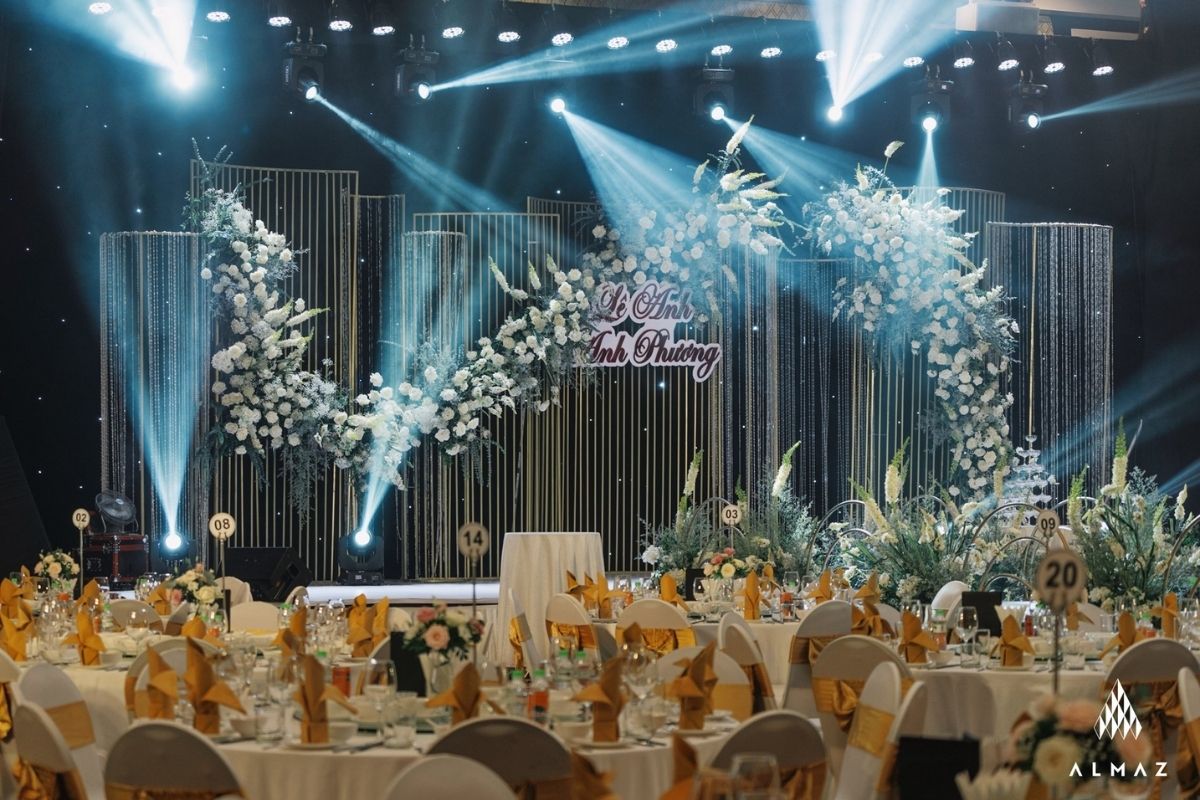 Không gian cưới tại trung tâm hội nghị Almaz (Ảnh: Almaz)