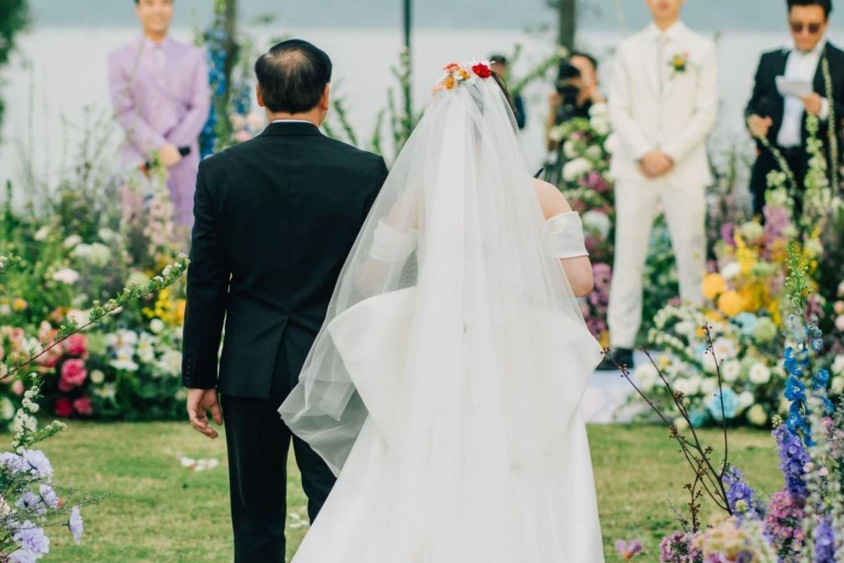 Hãy tận dụng cảnh quan hồ và rừng thông để chụp ảnh cưới hoặc quay pre-wedding. (ẢNH: Sưu tầm)