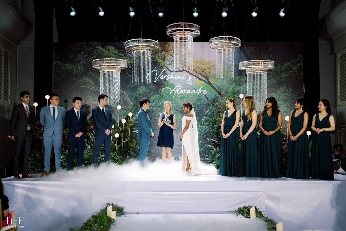 Cặp đôi nên cân nhắc phong cách buổi tiệc, quy mô đón khách, cá tính của chính mình và mức độ tương tác mong muốn để chọn MC phù hợp. (ẢNH: TIFF.vn)