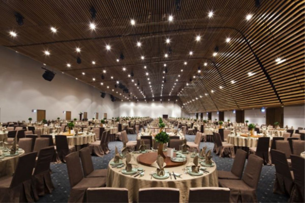 Không gian sang trọng tại Gala Royale, trung tâm tiệc cưới với âm thanh ánh sáng hiện đại. (Ảnh: TIFF.vn) 