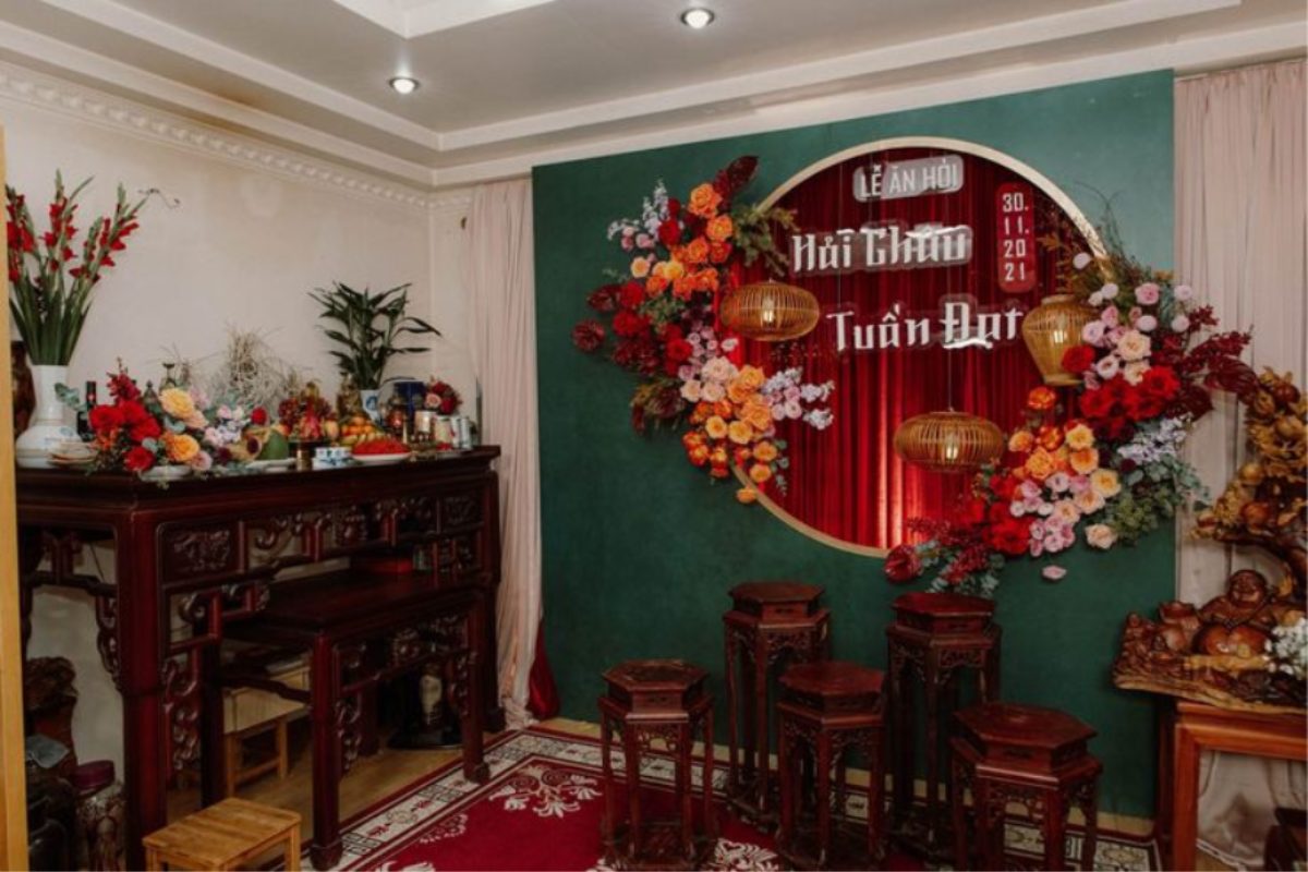 Bàn thờ gia tiên hiện đại, tối giản ngày cưới. (Ảnh: Sưu tầm)