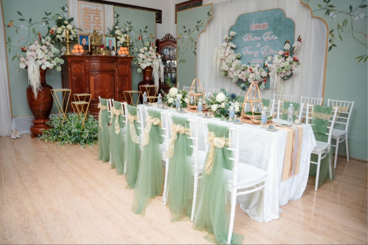 Trang trí lễ gia tiên phong cách minimalist tối giản. (Ảnh: Sưu tầm) 