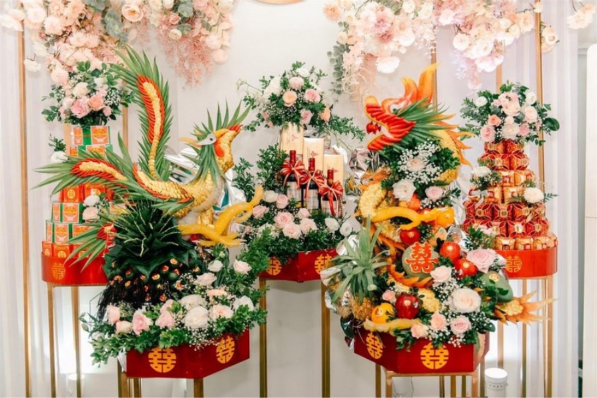 Mâm quả cưới truyền thống miền Tây với tông đỏ vàng chủ đạo trong nghi lễ cưới hỏi. (Ảnh: Sưu tầm) 