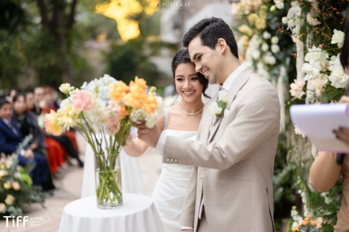 Danh sách ngày đẹp được tính dựa trên tuổi cô dâu, tránh ngày xung khắc, Tam Nương, Nguyệt Kỵ, giúp lễ cưới diễn ra suôn sẻ và hạnh phúc. (Ảnh: TIFF.vn) 