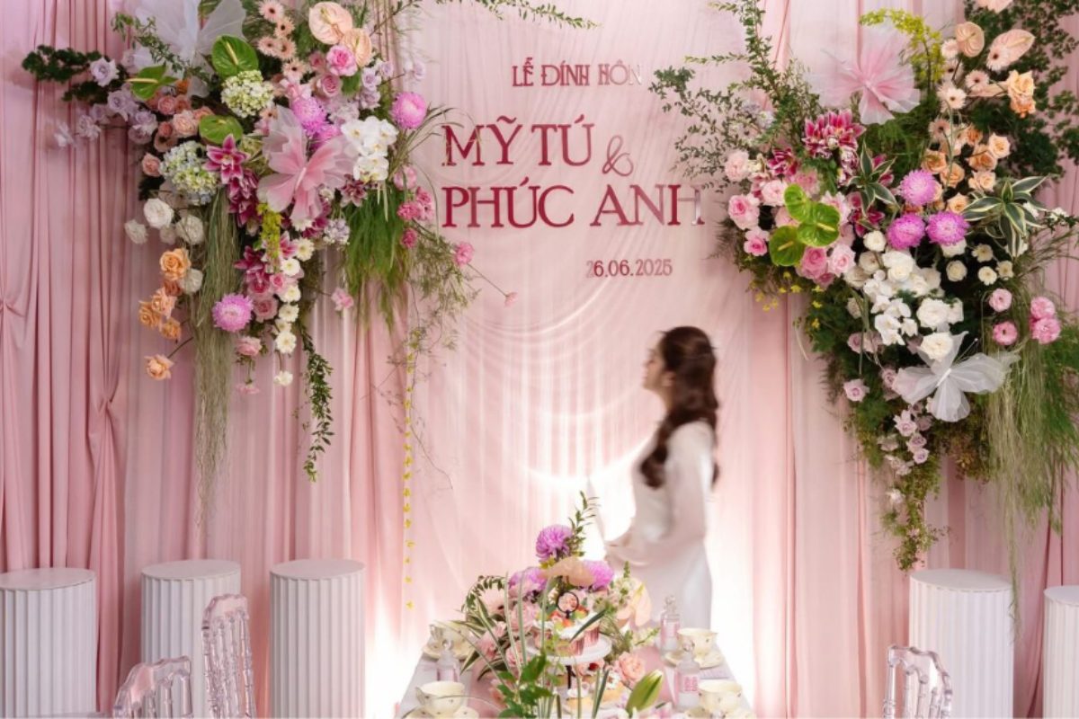 Hoa tươi trang trí lễ gia tiên. (Ảnh: Sưu tầm) 