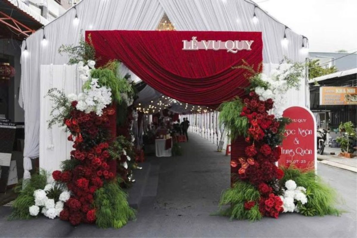 Không gian rạp cưới minimalism gọn gàng, tinh tế và thanh lịch (Ảnh: Sưu tầm)