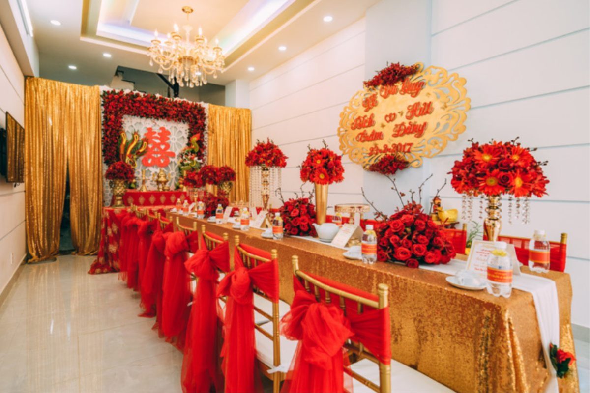 Trang trí lễ gia tiên phong cách truyền thống màu đỏ vàng. (Ảnh: Sưu tầm) 