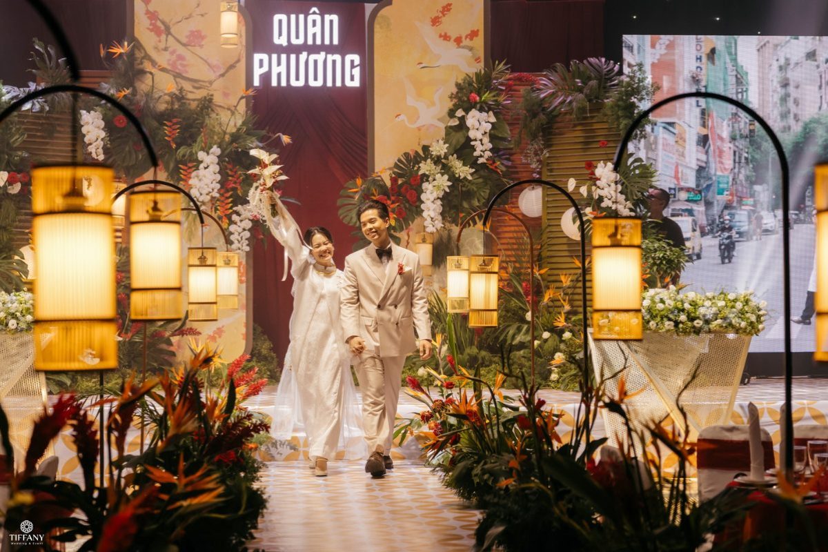 Đám cưới trong nhà sang trọng với bàn tiệc được trang trí tinh tế. (Ảnh: TIFF.vn) 