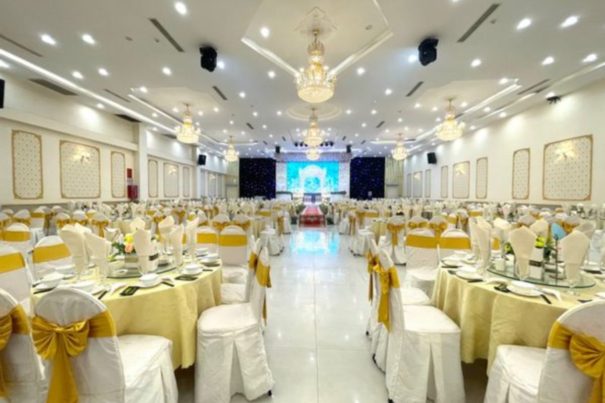 Không gian ấm cúng và lãng mạn tại The Valentine’s Wedding & Event, phù hợp với tiệc cưới quy mô vừa và lãng mạn. (Ảnh: Sưu tầm)