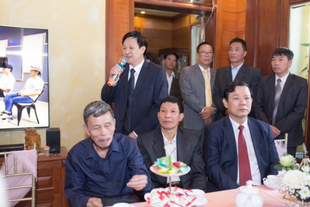 Lời trao dâu với giọng ấm áp, truyền tải sự chấp thuận và dặn dò ý nghĩa. (Ảnh: TIFF.vn) 