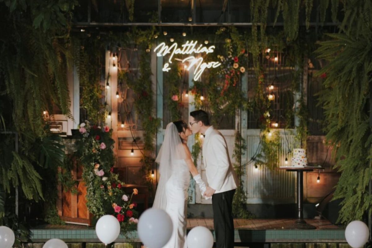 Góc sân vườn và hoa tươi. (Ảnh: Sưu tầm)