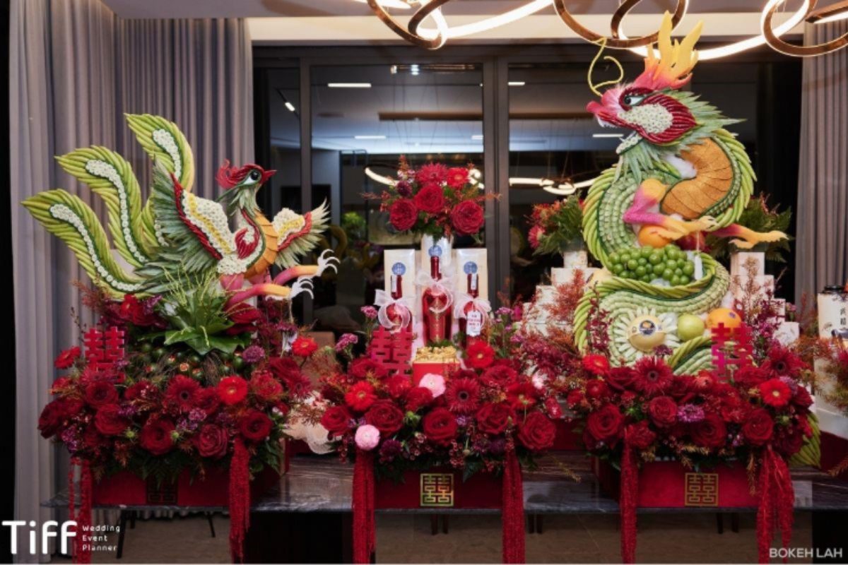 Mâm quả cưới tạo hình nghệ thuật từ trái cây tươi, mang đến vẻ đẹp tinh xảo và sang trọng. (Ảnh: TIFF.vn)