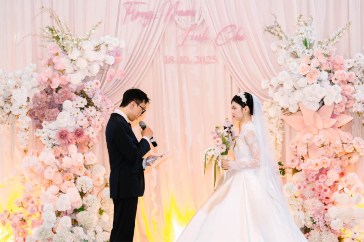 Khu vực lễ cưới với backdrop cổ điển. (Ảnh: Sưu tầm)