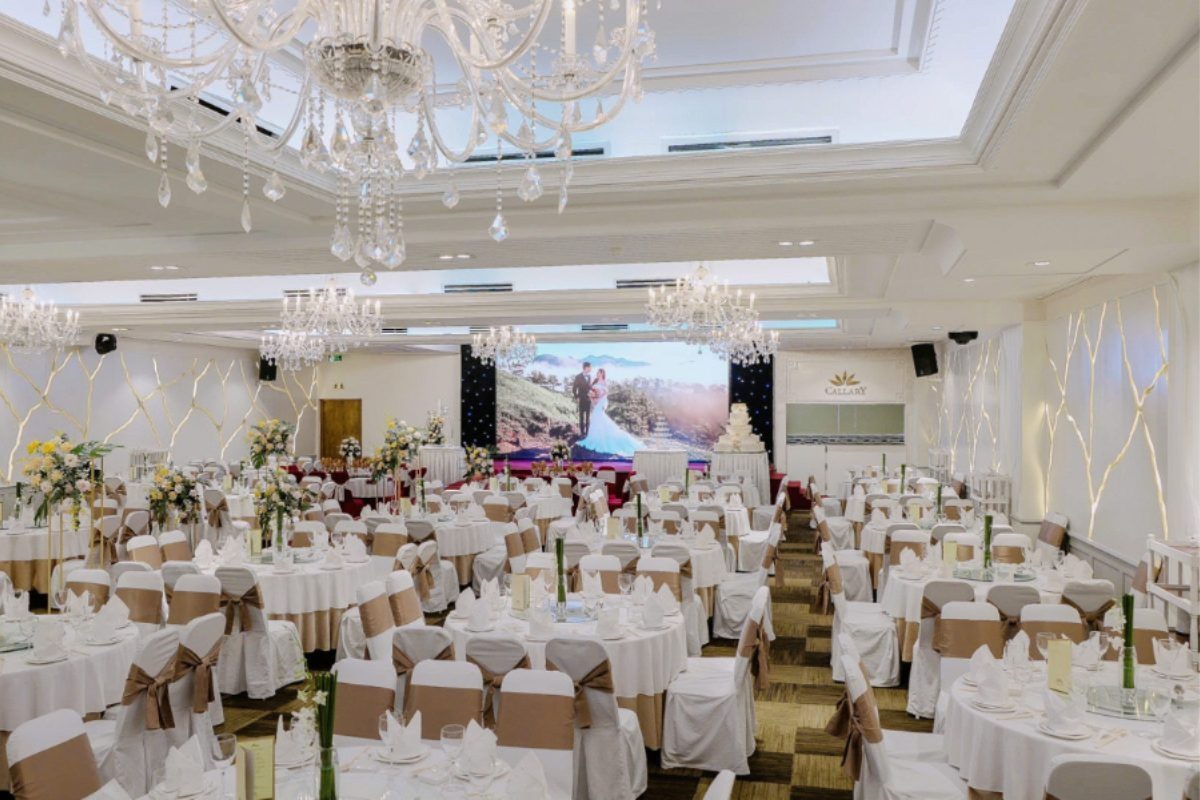 Sảnh tiệc rộng rãi tại Trung tâm Tiệc cưới và Hội nghị Callary, phù hợp cho tiệc cưới quy mô lớn với dịch vụ chuyên nghiệp. (Ảnh: Sưu tầm)