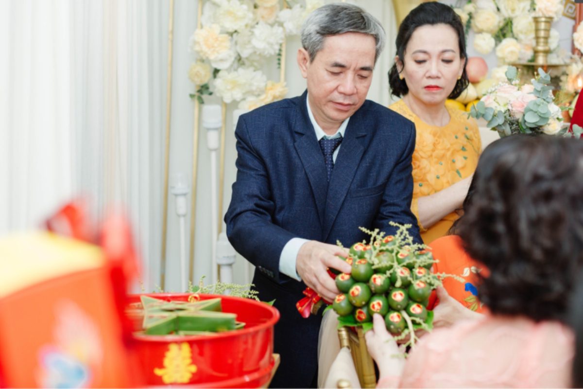 Mâm lễ và văn khấn tại nhà gái trong đám cưới truyền thống. (Ảnh: Sưu tầm)