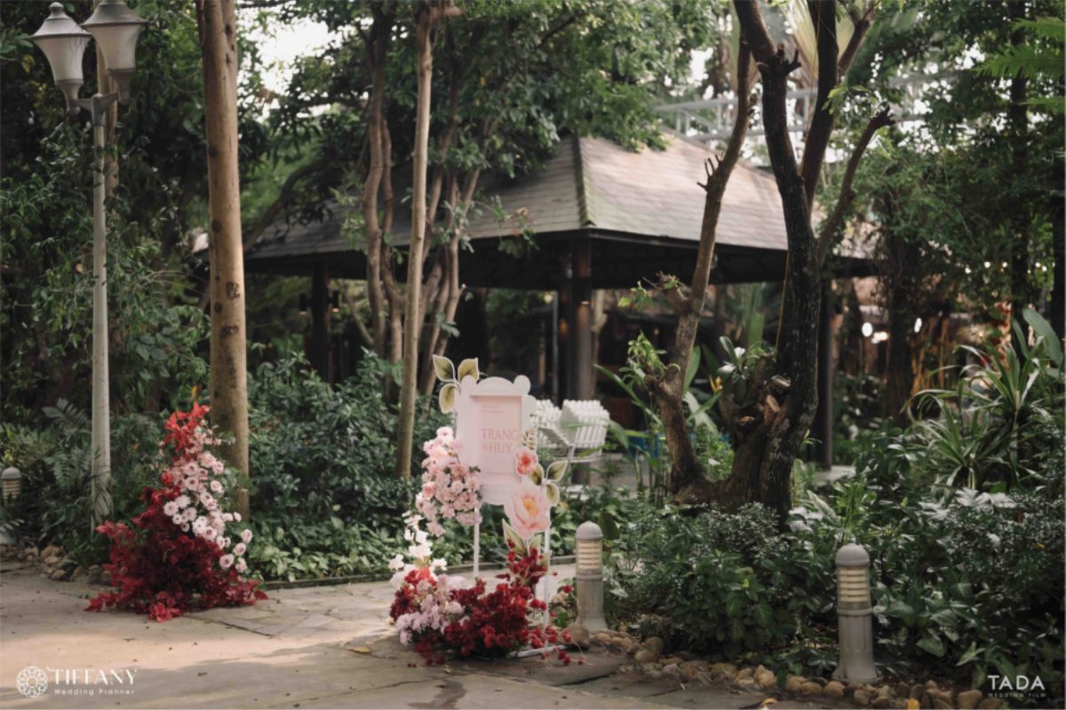 Setup tiệc cưới xanh mướt, gần gũi thiên nhiên. (Ảnh: TIFF.vn)