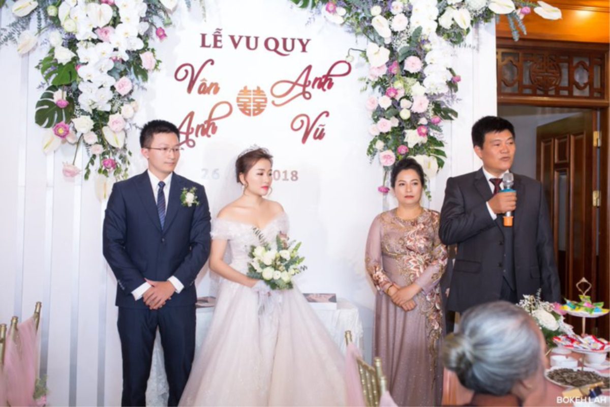 Bài phát biểu giúp hai gia đình thể hiện sự tôn trọng và kết nối trong lễ rước dâu. (Ảnh: TIFF.vn) 