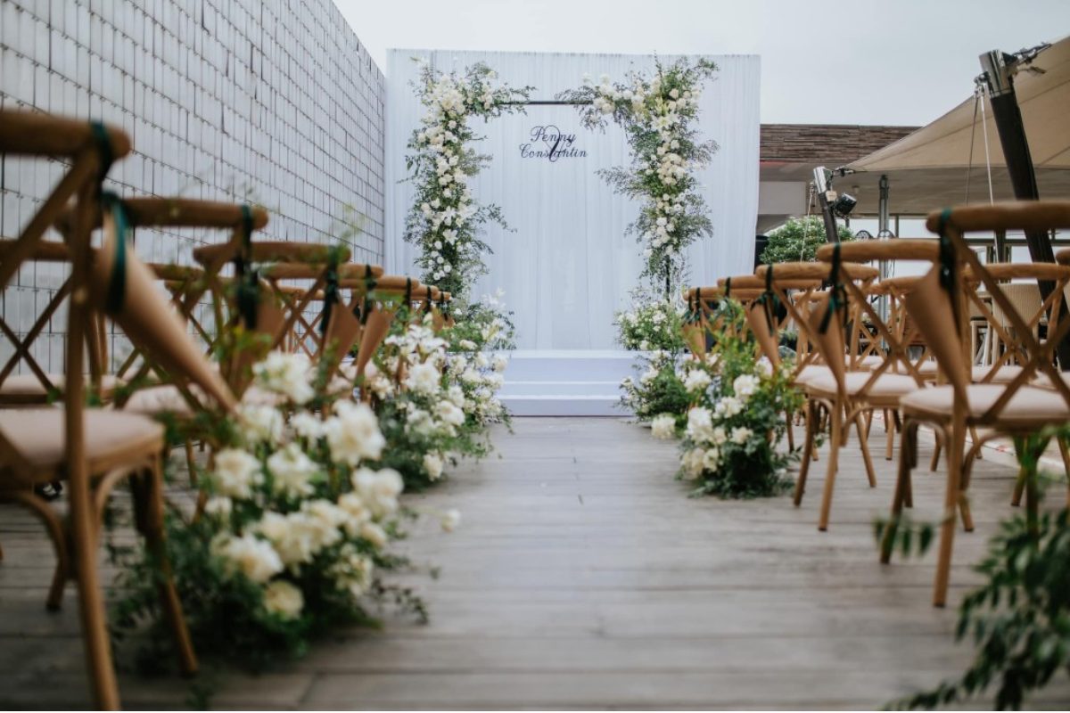 The Deck Saigon là biểu tượng của riverside dining với vị trí ven sông lãng mạn (Ảnh: sưu tầm)