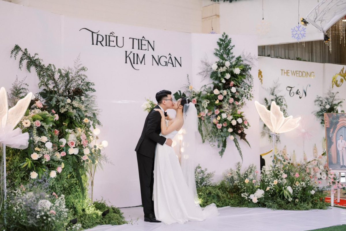 Không gian Nhà Hàng Cần Phong 2 được thiết kế theo phong cách truyền thống, ấm cúng (Ảnh: sưu tầm) 