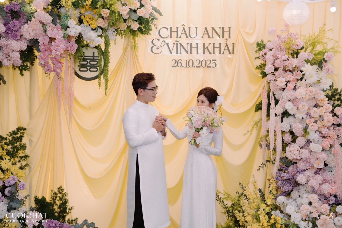 Lựa chọn đơn vị cung cấp áo dài ăn hỏi uy tín là việc quan trọng để có được một lễ ăn hỏi trọn vẹn (Ảnh: TIFF.vn)